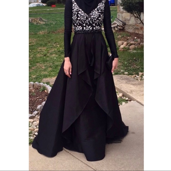 Dresses & Skirts - Dress/ Gown